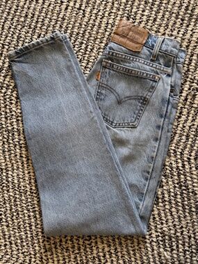 Vintage 90's LEVI STRAUSS Levi's 540 Tapered Leg Relaxed Fit LIGHT WASH 3 MED
